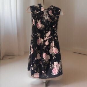 Bethany Mota beautiful Floral skort jumpsuit  size medium like new